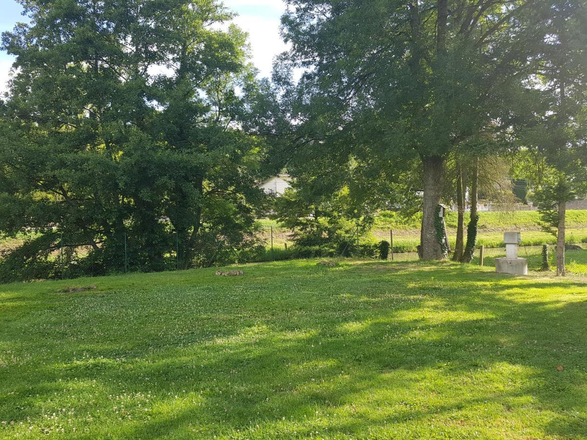 Camping Les Roulottes Du Bazois Ξενοδοχείο Châtillon-en-Bazois Εξωτερικό φωτογραφία
